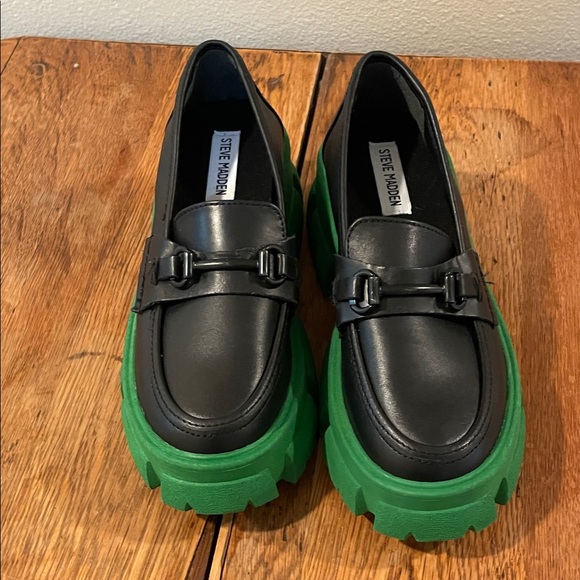 Steve Madden Trifecta Platform Loafers – Size 6.5 – Black w/ Green Lug Sole - Picture 3 of 11